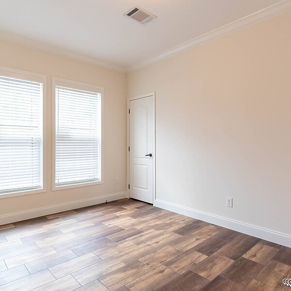 Signature Series / Orchard House DVHBSS-9006 (Porch) Bedroom 116787
