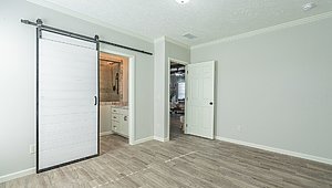 Signature Series / The Haven DVHBSS-4501 Bedroom 76610