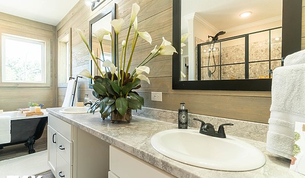 Signature Series / The Oasis DVHBSS-8414E Bathroom 83554