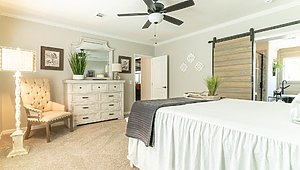 Signature Series / The Oasis DVHBSS-8414E Bedroom 83549