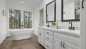 Signature Series / The Woodside DVHBSS-6603 Bathroom 125899