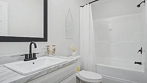 Signature Series / The Woodside DVHBSS-6603 Bathroom 125902