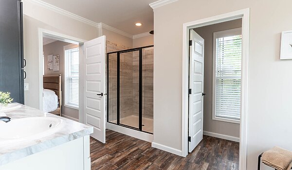 Signature Series / The Woodside DVHBSS-6603C Bathroom 99183