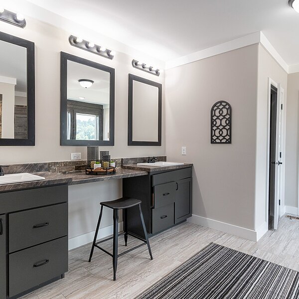 Signature Series / The Barndominium 1 Story DVHBSS-6206-1 Bathroom 120927