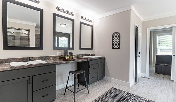 Signature Series / The Barndominium 1 Story DVHBSS-6206-1 Bathroom 120927