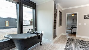 Signature Series / The Barndominium 1 Story DVHBSS-6206-1 Bathroom 120928