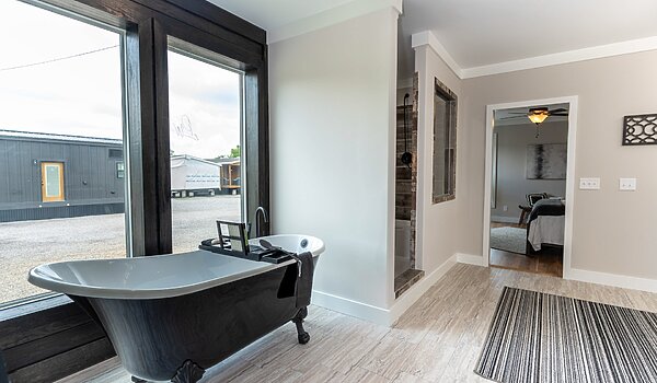 Signature Series / The Barndominium 1 Story DVHBSS-6206-1 Bathroom 120928