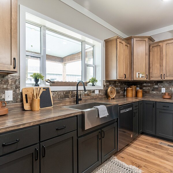 Signature Series / The Barndominium 1 Story DVHBSS-6206-1 Interior 120918