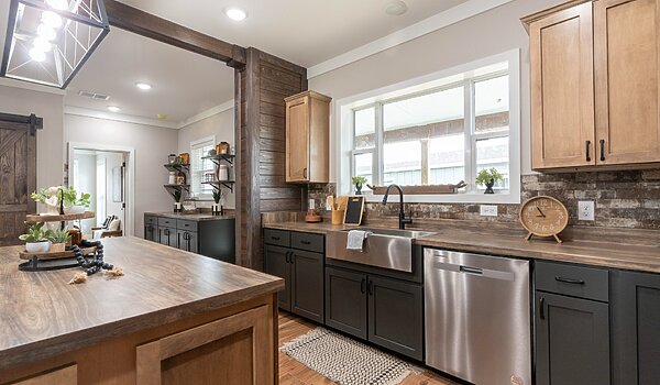 Signature Series / The Barndominium 1 Story DVHBSS-6206-1 Interior 120920