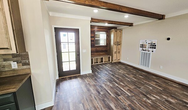 Signature Series / The Ole Hay Barn DVHBSS-4503 Interior 113907