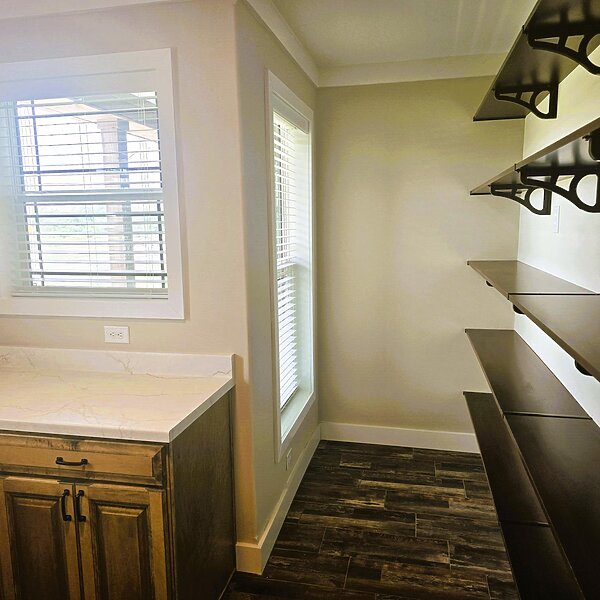Signature Series / The Ole Hay Barn DVHBSS-4503 Interior 113909