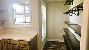Signature Series / The Ole Hay Barn DVHBSS-4503 Interior 113909