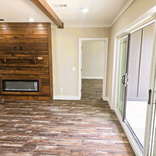 Signature Series / The Ole Hay Barn DVHBSS-4503 Interior 114217