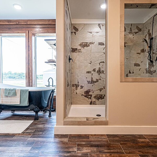 Signature Series / The Ole Hay Barn DVHBSS-4503 Bathroom 117575