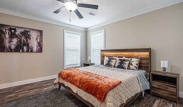 Signature Series / The Ole Hay Barn DVHBSS-4503 Bedroom 117573