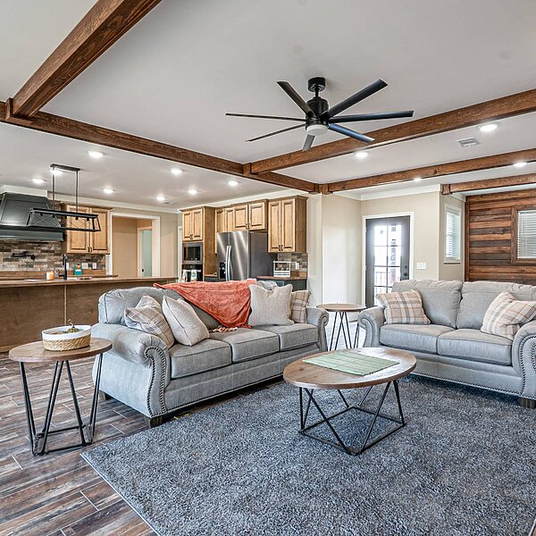 Signature Series / The Ole Hay Barn DVHBSS-4503 Interior 117568