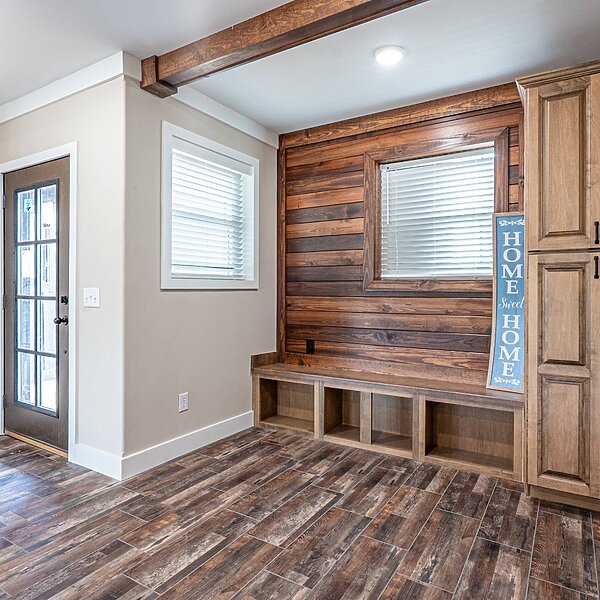 Signature Series / The Ole Hay Barn DVHBSS-4503 Interior 117571