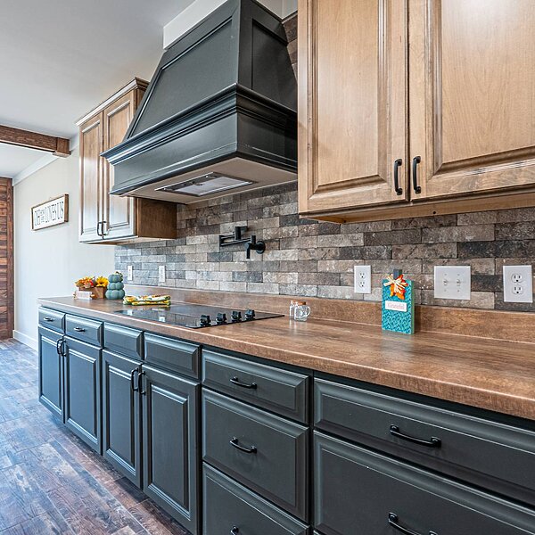 Signature Series / The Ole Hay Barn DVHBSS-4503 Kitchen 117565
