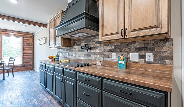 Signature Series / The Ole Hay Barn DVHBSS-4503 Kitchen 117565