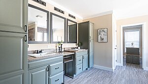 Signature Series / The Barndominium 1 Story DVHBSS-6206-2 Bathroom 120954