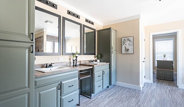 Signature Series / The Barndominium 1 Story DVHBSS-6206-2 Bathroom 120954