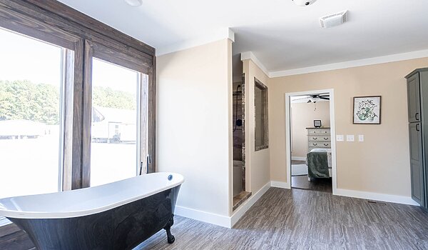 Signature Series / The Barndominium 1 Story DVHBSS-6206-2 Bathroom 120955