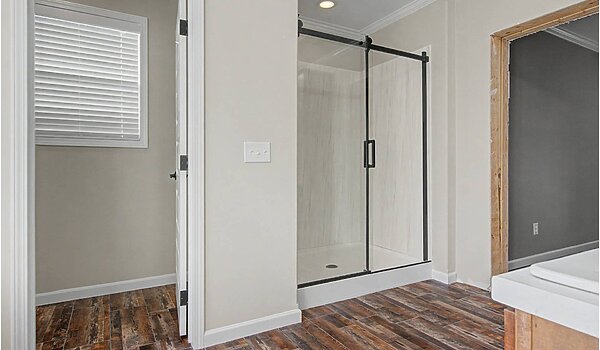 Signature Series / The Country Cottage DVHBSS-6417 Bathroom 126009