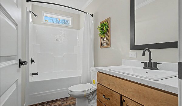 Signature Series / The Country Cottage DVHBSS-6417 Bathroom 126010