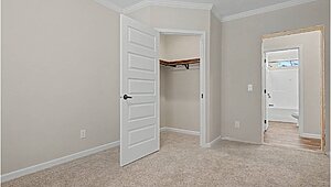 Signature Series / The Country Cottage DVHBSS-6417 Bedroom 126005