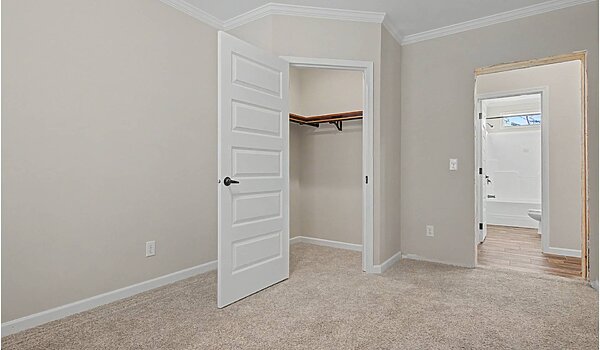 Signature Series / The Country Cottage DVHBSS-6417 Bedroom 126005