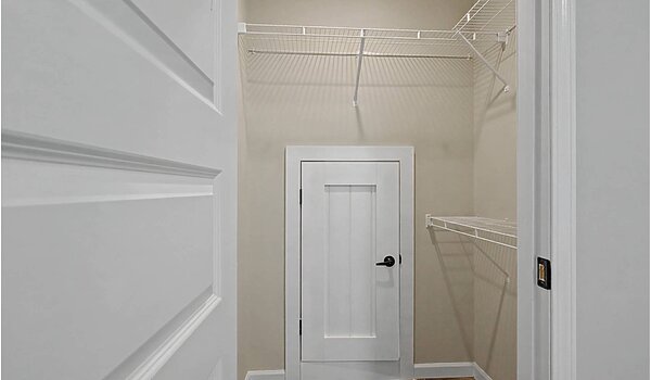 Signature Series / The Haven 2 Story DVHBSS-4501C Utility 126033