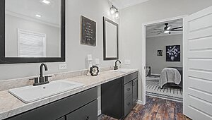 Signature Series / The Taylor DVHBSS-8415 Bathroom 126079