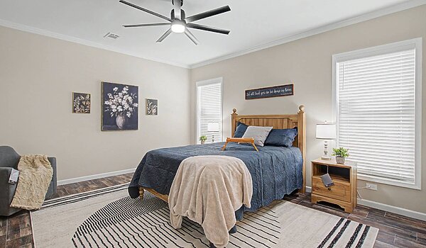 Signature Series / The Taylor DVHBSS-8415 Bedroom 126072