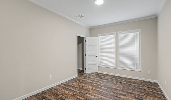 Signature Series / The Taylor DVHBSS-8415 Bedroom 126076