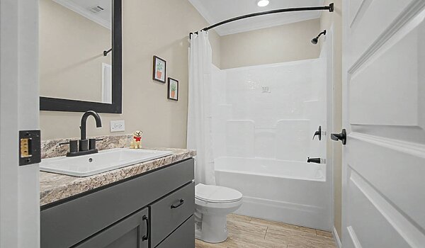 Signature Series / The Clarkson Jr DVHBSS-7014 Bathroom 126101