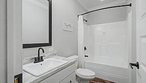 Signature Series / Tahoe Harbor DVHBSS-5802-67 Bathroom 125926