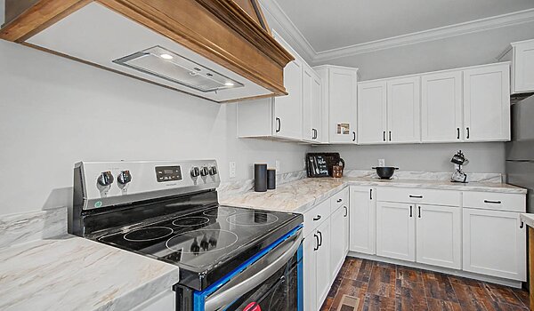 Signature Series / Tahoe Harbor DVHBSS-5802-67 Kitchen 125914