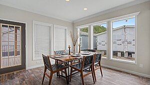 Signature Series / Tahoe Harbor DVHBSS-5802-67 Kitchen 125918