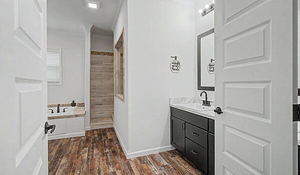 Signature Series / Briarritz DVHBSS-7204B-115 Bathroom 125949