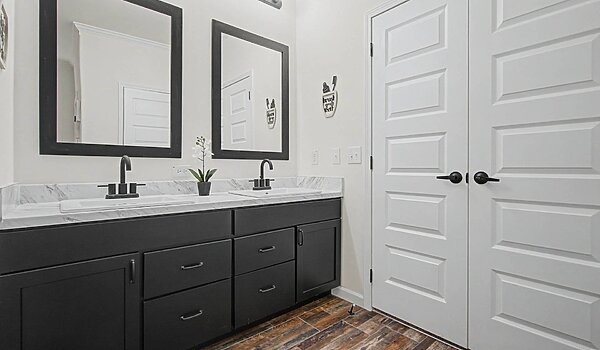 Signature Series / Briarritz DVHBSS-7204B-115 Bathroom 125950