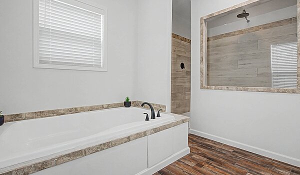 Signature Series / Briarritz DVHBSS-7204B-115 Bathroom 125951