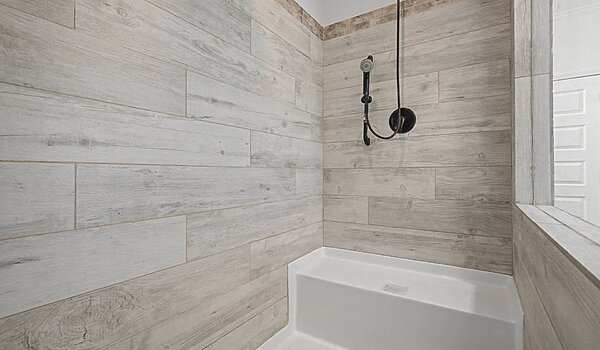 Signature Series / Briarritz DVHBSS-7204B-115 Bathroom 125952