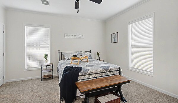 Signature Series / Briarritz DVHBSS-7204B-115 Bedroom 125943