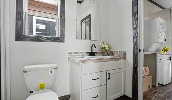 Signature Series / Cozy Cabin XL DVHBSS-MONL-1654-2BR Interior 132548