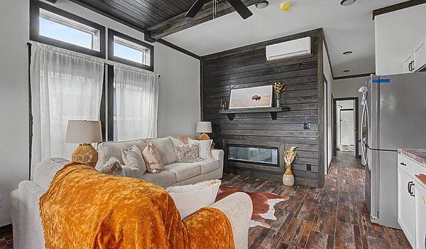 Signature Series / Cozy Cabin XL DVHBSS-MONL-1654-2BR Interior 132540