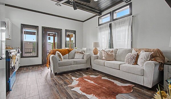 Signature Series / Cozy Cabin XL DVHBSS-MONL-1654-2BR Interior 132541