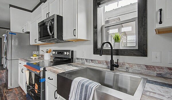 Signature Series / Cozy Cabin XL DVHBSS-MONL-1654-2BR Interior 132542
