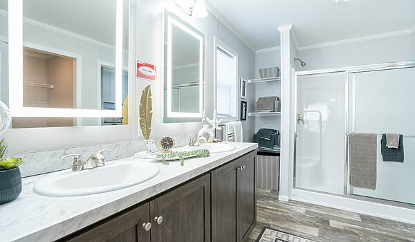 ValueCraft Series / Juniper Model 2756 Bathroom 104244