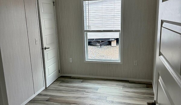 Disciple Series / The Andrew 80 Interior 121642