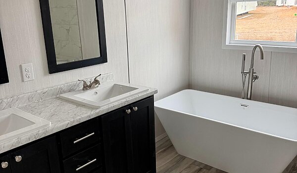 Disciple Series / The Andrew 80 Interior 121644